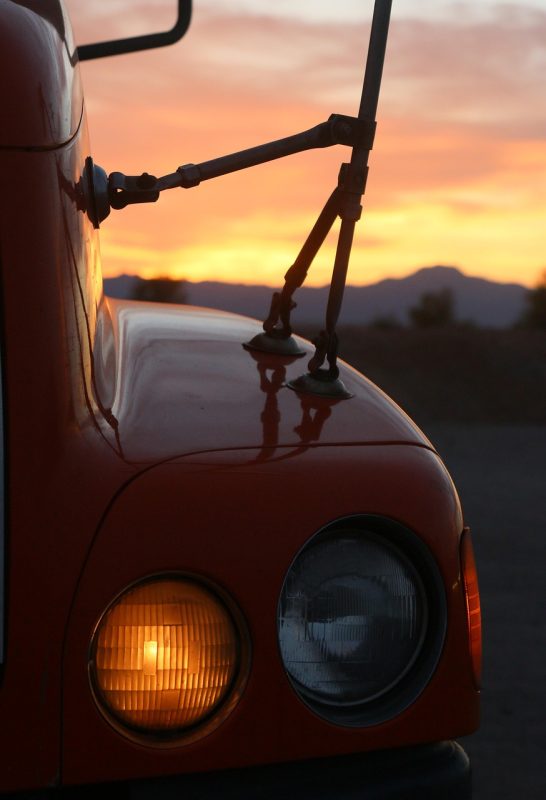 Remplacement de la courroie d’accessoires à La Louvrière véhicule, léger, le coucher du soleil, automobile, auto, voiture, nature, lampe, crépuscule, fermer